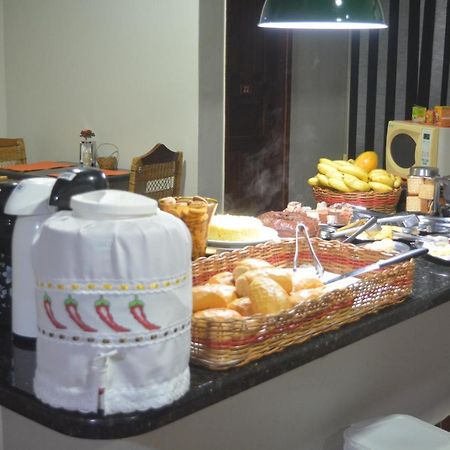 Hotel Anita Ariquemes エクステリア 写真